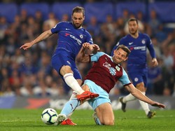 Ketika Higuain Banting-Banting Rompi dan Botol di Stamford Bridge