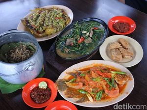 Saung Nikmat: Sedapnya Liwetan Lauk Sunda di Tempat Jokowi Makan Siang Saung Nikmat: Sedapnya Liwetan Lauk Sunda di Tempat Jokowi Makan Siang