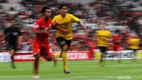 Berlaga di Stadion Utama Gelora Bung Karno (SUGBK), Selasa (23/4/2019) sore WIB, Persija langsung tampil menekan.