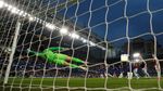 Si Biru Diredam Burnley di Stamford Bridge