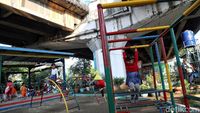 Unik, RPTRA Ini Berlokasi Di Bawah Kolong Tol Lho