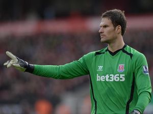 Kiper-kiper yang Pernah Cetak Gol di Liga Inggris