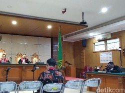 Kasus Jual-Beli Jabatan, Bupati Cirebon Dituntut 7 Tahun Bui