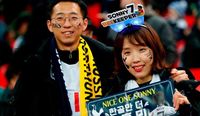 Fans Son dari Korea Selatan yang tiba ke Inggris untuk menonton Tottenham Hotspur (CNN Travel/AFP)