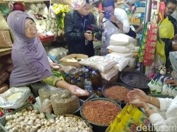 Jelang Puasa, Harga Bawang Putih di Semarang Menanjak
