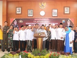 Tim Hore 01 dan 02 Pasuruan Janji Tak Gaduh Meski Saling Klaim Kemenangan