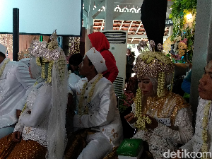 8 Pasangan Disabilitas Nikah Massal di Pendopo Bandung