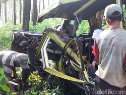 Rem Blong Penyebab Mobil Rombongan Siswa Tabrak Pohon dan Tewaskan 1 Anak