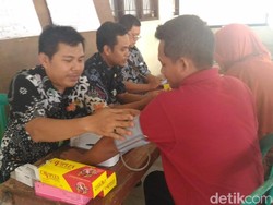Petugas Pemilu di Banjarnegara Dicek Kesehatannya