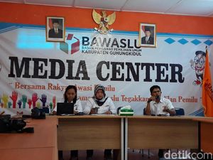 Ada Temuan Tak Cocok, Bawaslu Gunungkidul Buka Kotak Suara Ada Temuan Tak Cocok, Bawaslu Gunungkidul Buka Kotak Suara