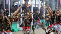 Aksi Prajurit Kopassus Unjuk Kekuatan di HUT ke-67