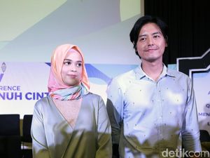 Roger Dipuji Ganteng, Cut Meyriska Janji soal Dandanan Setelah Nikah Roger Dipuji Ganteng, Cut Meyriska Janji soal Dandanan Setelah Nikah