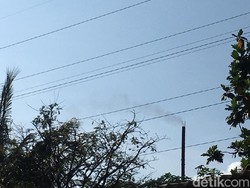 Warga Keluhkan Polusi Udara Fly Ash Pabrik di Karawang