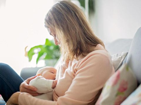 5 Kekhawatiran yang Sering Dirasakan Ibu Menyusui