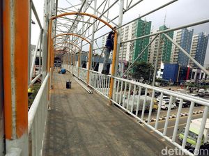 Geliat Pembangunan JPO di Jalan Ahmad Yani Bekasi