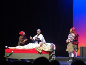 Ada Humor Jenaka Sosial Politik di Lakon Para Pensiunan 2049 Ada Humor Jenaka Sosial Politik di Lakon Para Pensiunan 2049