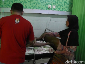 Kelelahan, 11 Petugas Penyelenggara Pemilu di Lumajang Jatuh Sakit