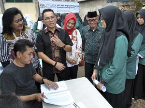 Pengobatan Gratis di HUT Emas Bank Mega