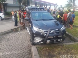 Duh! Ada Komplotan Pencuri Ban di Rest Area Tol Tangerang-Merak