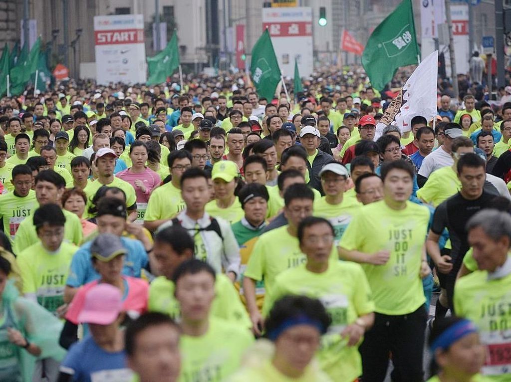 Jorok, Pelari China Ini Menangi Lomba Lari Meski Sedang Diare Jorok, Pelari China Ini Menangi Lomba Lari Meski Sedang Diare