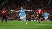 City bisa mencetak gol pada menit ke-54. Tendangan kaki kiri Bernardo Silva menghujam deras ke kiri bawah gawang MU. (Foto: Catherine Ivill/Getty Images)