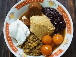 Manis Legit! 5 Bubur Kampiun Komplet Ini Cocok untuk Buka Puasa