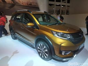 Honda BR-V Setingkat Lebih Mewah, Harga Mulai Rp 238 Juta Honda BR-V Setingkat Lebih Mewah, Harga Mulai Rp 238 Juta