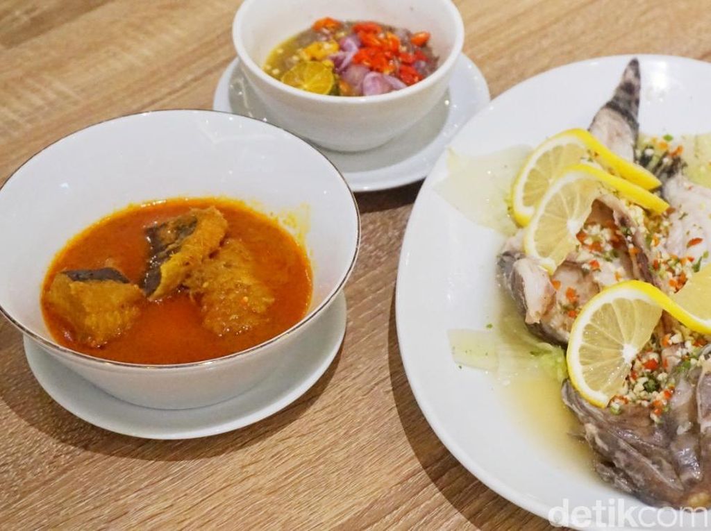 Ikan Pari dan Sambal Rusip Khas Bangka Ada di Restoran Ini Ikan Pari dan Sambal Rusip Khas Bangka Ada di Restoran Ini