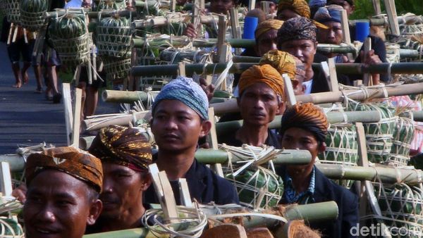 Laku Lampah Masyarakat Adat Bonokeling Sambut Bulan Ramadan
