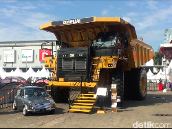 Video: Truk Raksasa Mejeng di IIMS 2019