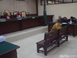Bupati Malang Nonaktif Rendra Kresna Dituntut 8 Tahun Penjara