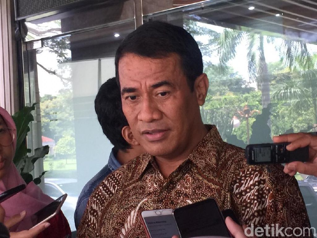 Cerita Mentan Minta Importir Turunkan Harga Bawang Putih Cerita Mentan Minta Importir Turunkan Harga Bawang Putih