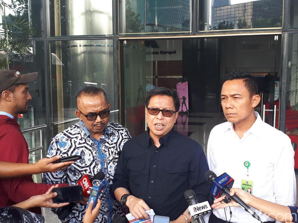 KLHK Telusuri Pihak Lain di Kasus 438 Kontainer Kayu Ilegal KLHK Telusuri Pihak Lain di Kasus 438 Kontainer Kayu Ilegal