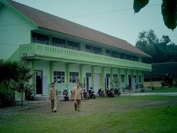 Listrik Padam Ditambah Genset Meledak, UNBK SMP di Blitar molor 1,5 jam