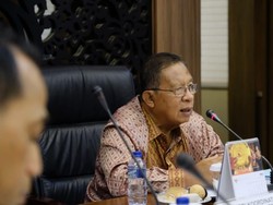 Darmin Ungkap Tol Langit Bisa Pangkas Rantai Perdagangan