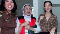 Atiqah Semringah Banget Di Persidangan Ratna Sarumpaet