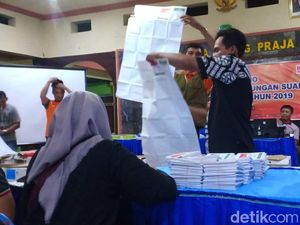 19 TPS di Trenggalek Lakukan Hitung Ulang 19 TPS di Trenggalek Lakukan Hitung Ulang