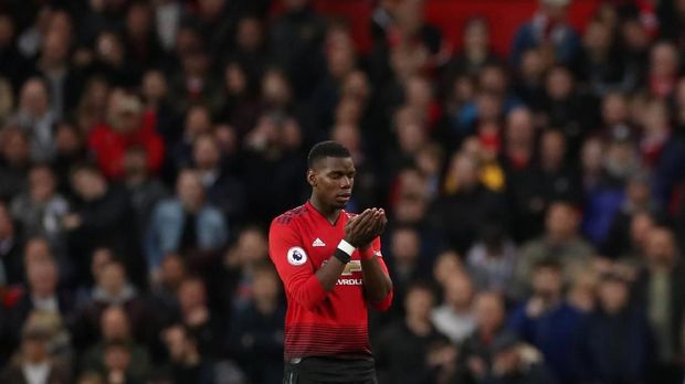 Paul Pogba bijak menanggapi kritik suporter.