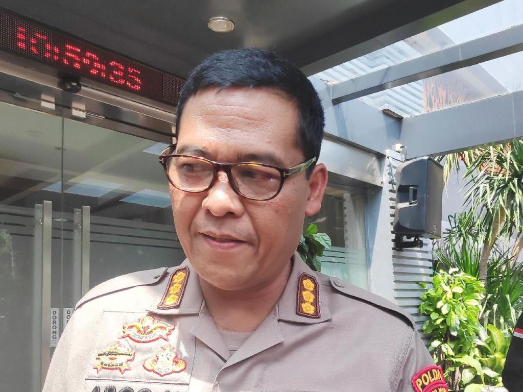 Isu Massa Ditembak, Polda Metro: Tak Ada Penggunaan Peluru Tajam Isu Massa Ditembak, Polda Metro: Tak Ada Penggunaan Peluru Tajam