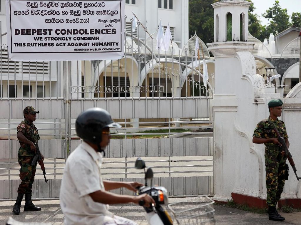 Sri Lanka Kontrol Ketat Masjid-masjid Lokal Usai Serangan Bom Sri Lanka Kontrol Ketat Masjid-masjid Lokal Usai Serangan Bom