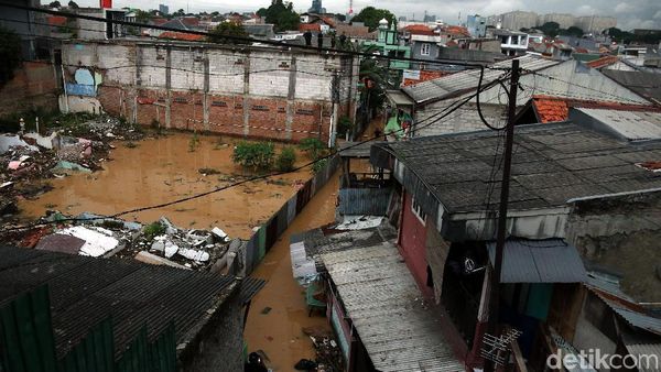 Hingga Sore Hari, Rawajati Kalibata Masih Terendam