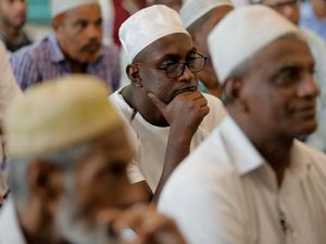 Abaikan Imbauan, Warga Muslim Sri Lanka Tetap Salat Jumat di Masjid Abaikan Imbauan, Warga Muslim Sri Lanka Tetap Salat Jumat di Masjid