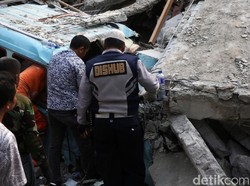 Rumah di Johar Baru Roboh, Polisi: Penyebabnya Masih Diperiksa Labfor