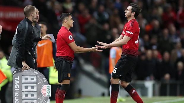 Alexis Sanchez masuk pada menit ke-83 menggantikan Matteo Darmian. (