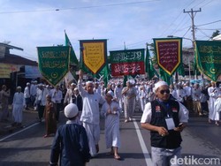 Jelang Ramadan, Ribuan Peziarah Putihkan Palembang