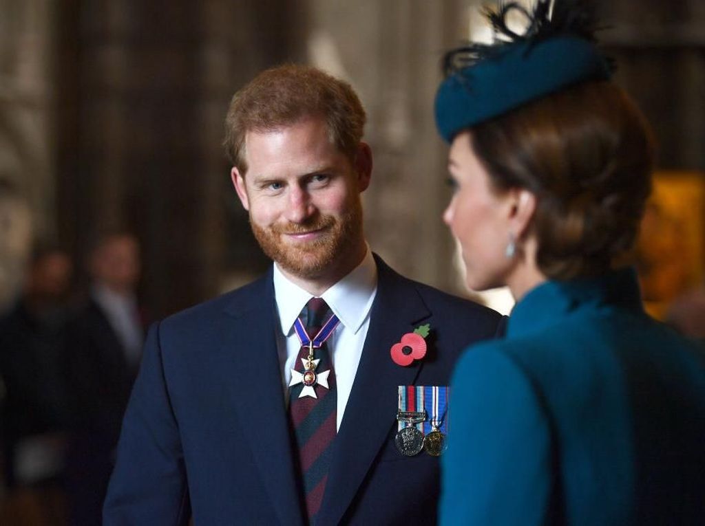 Pangeran Harry Belum Berdamai dengan Kematian Putri Diana Pangeran Harry Belum Berdamai dengan Kematian Putri Diana