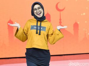 Kontroversi Ria Ricis: Dilabrak Tetangga hingga Berujung Permintaan Maaf Kontroversi Ria Ricis: Dilabrak Tetangga hingga Berujung Permintaan Maaf