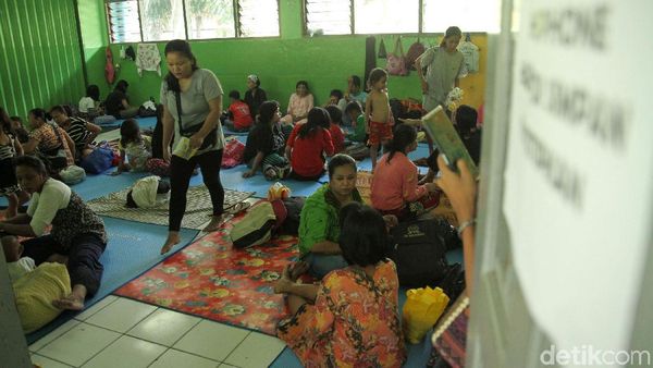 SDN Kampung Melayu Jadi Tempat Pengungsian Korban Banjir