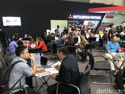 Main ke IIMS 2019, Enjoynya di Booth Mitsubishi Aja