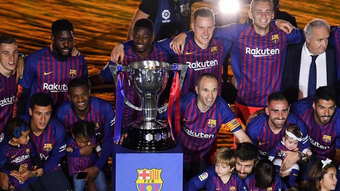 Barcelona saat juara Liga Spanyol 2017/2018 (Foto: David Ramos/Getty Images)